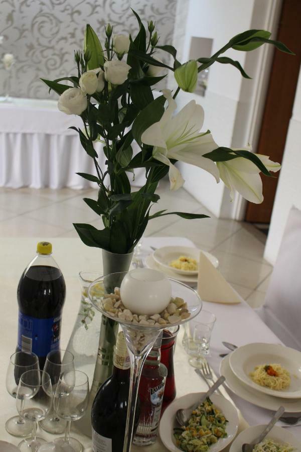 Restauracja Hotel Kassandra Września 外观 照片
